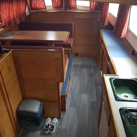 ספינת מלון Boat Holidays