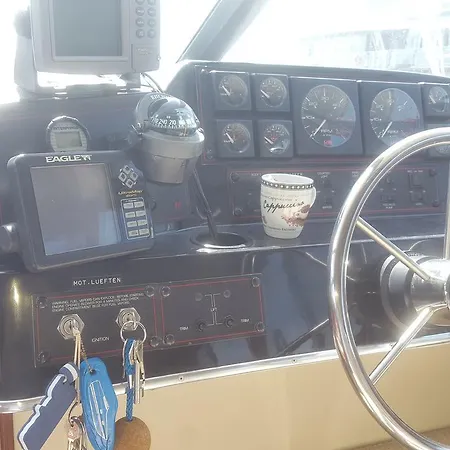 Boat Holidays ספינת מלון *