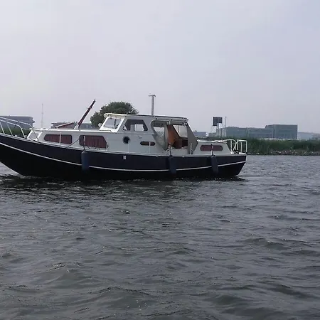 Boat Holidays Botel